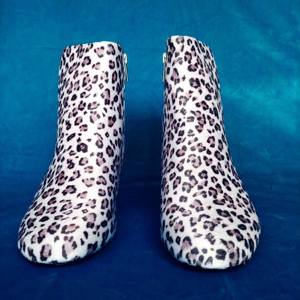 Snow-leopard Print Sidney Bootie- 11W (NEW)